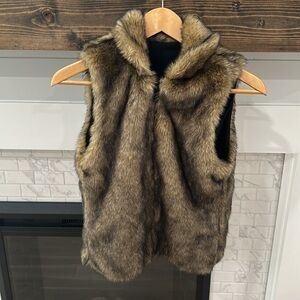 Abercrombie & Fitch faux Fur Vest ultra